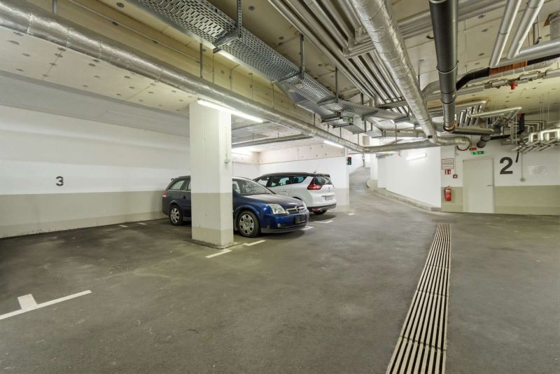 Helle 3-Zimmer-Dachgeschosswohnung mit großer Terrasse & Garage nahe Kagraner Platz / / 1220 Wien / Bild 4
